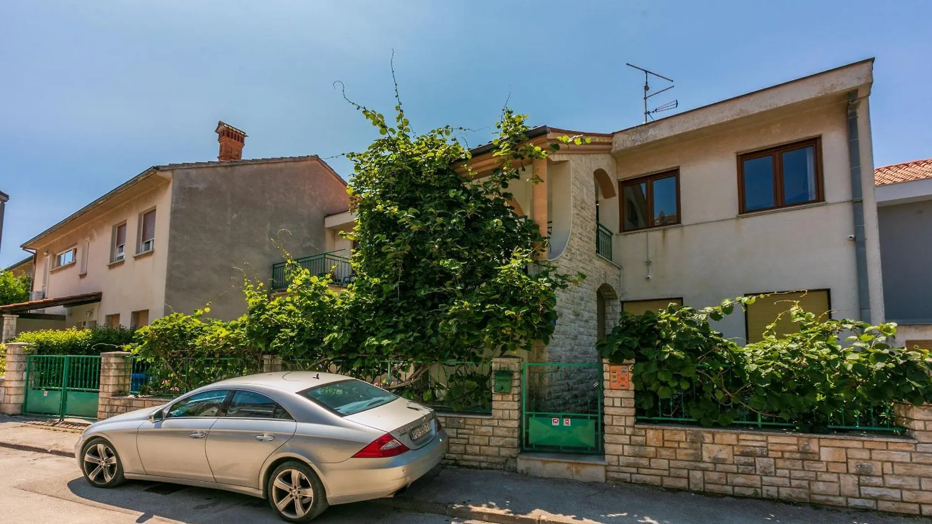 Apartments Mare Πούλα