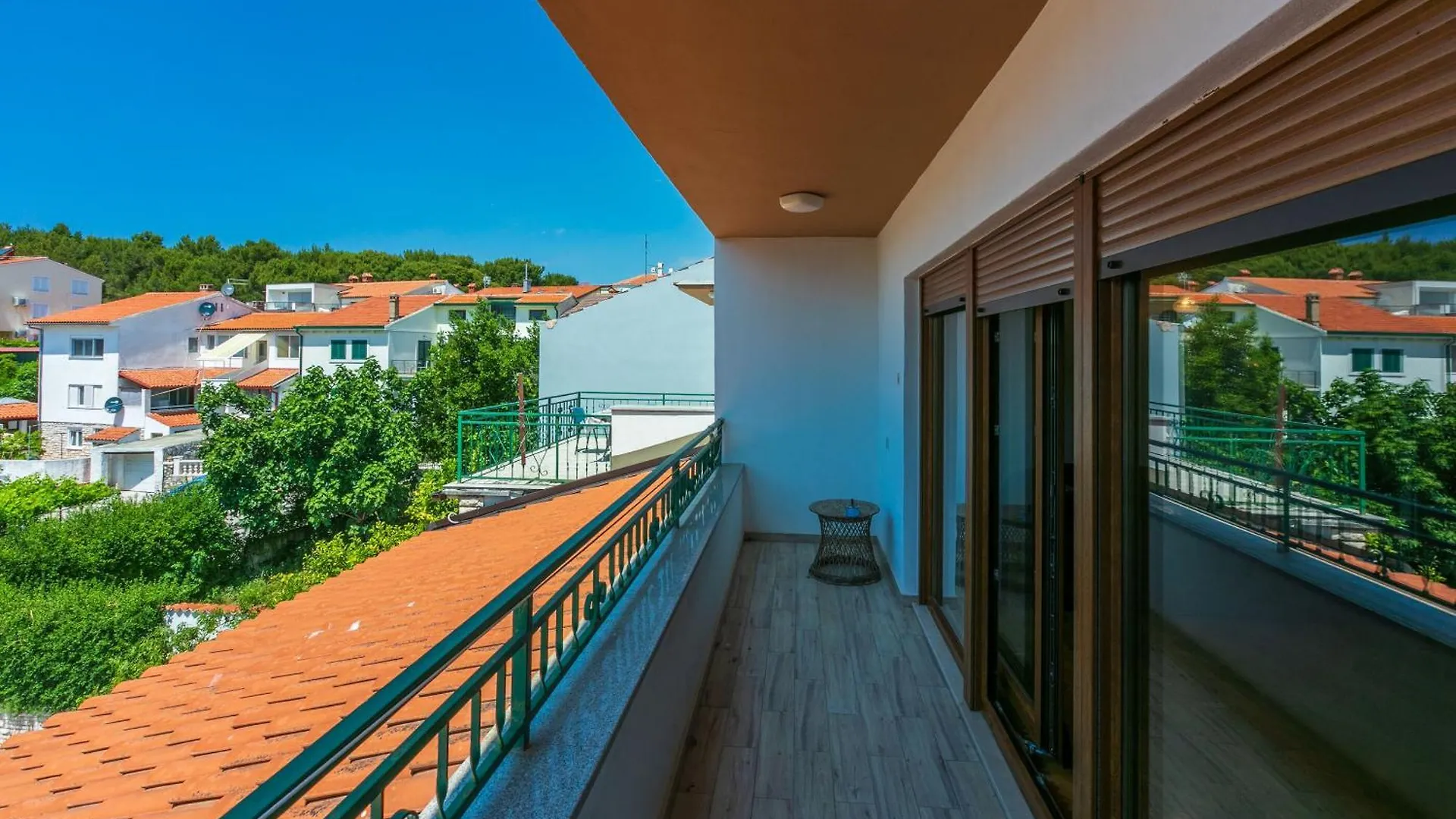 Apartments Mare Πούλα 0*,
